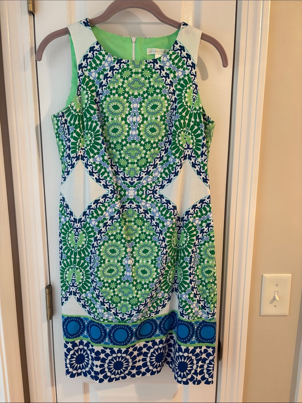 London Times Green, Blue & White Printed Sleeveless Shift Dress